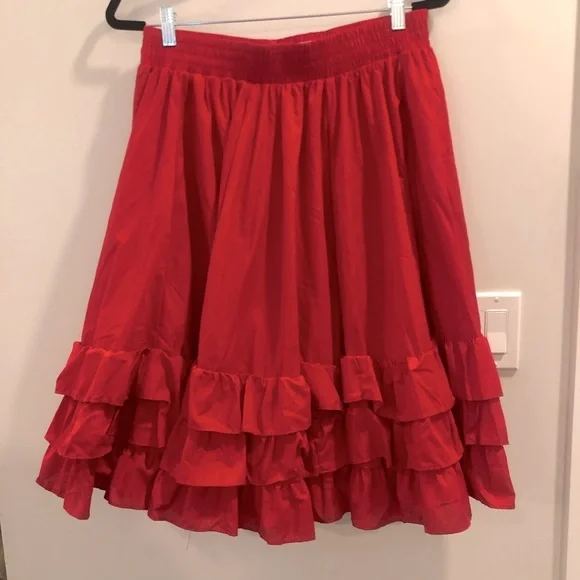 Red ruffle skirt - Picture 1 of 5